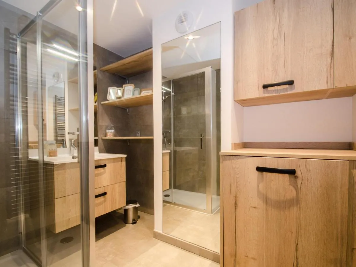 Appartement 3 Etoiles, Wifi, Parking, Balcon A Chamonix - Fr-1-343-201 0*,  フランス